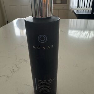 Monat Renew Shampoo with Silver Cap